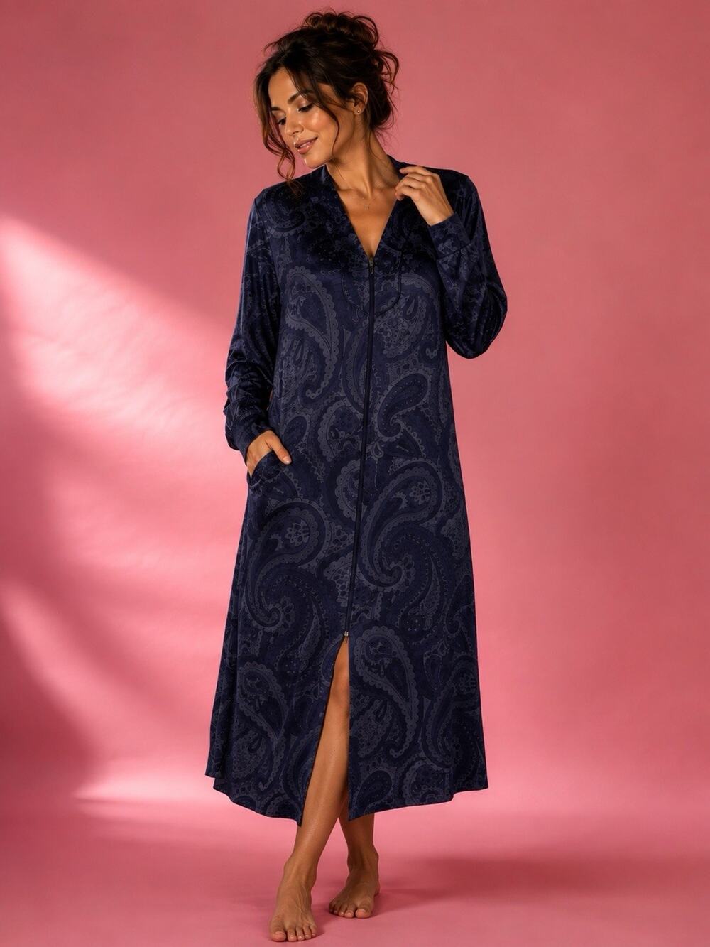 New With Tags Miss Elaine Sleepwear Blue With Paisley Pattern Women’s Sz Medium